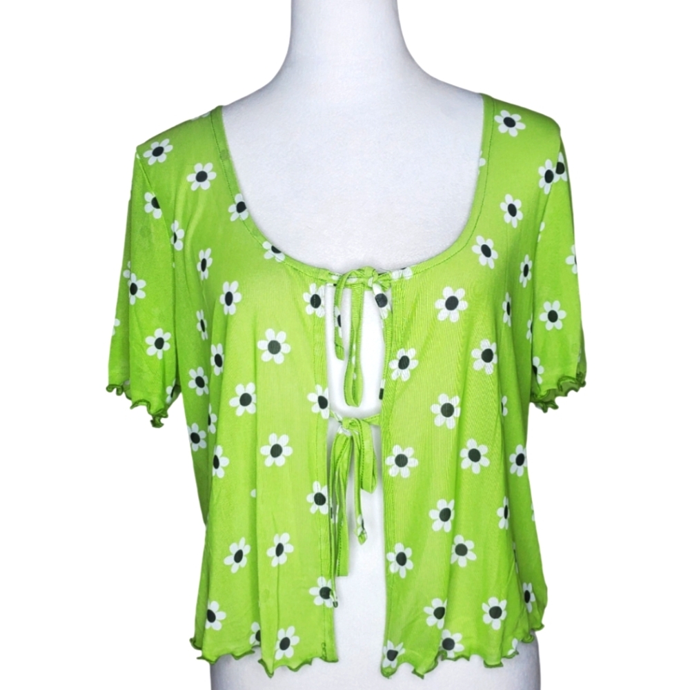 🦋Forever 21 Spring Green With White Flowers Semi-Sheer Adjustable Tie Front Top
